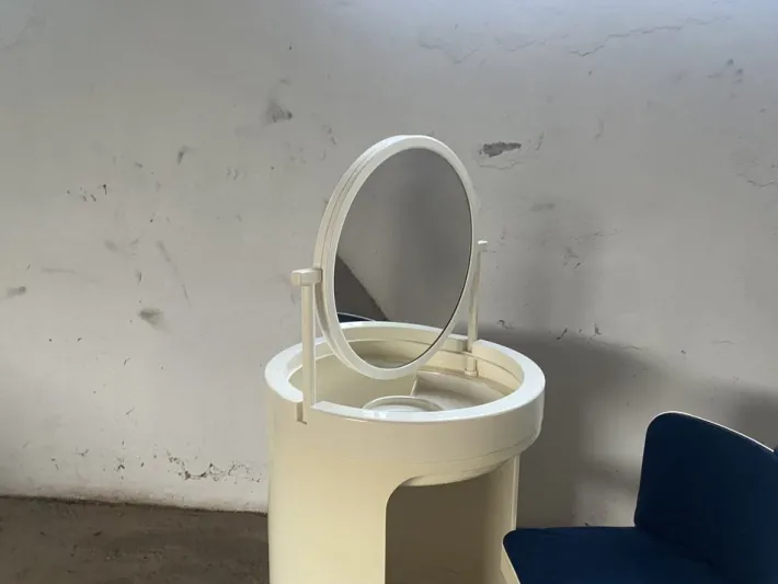 Pamono Italian White Dressing Table and Chair from Studio Kastilia, 1970s, Set of 2 Best