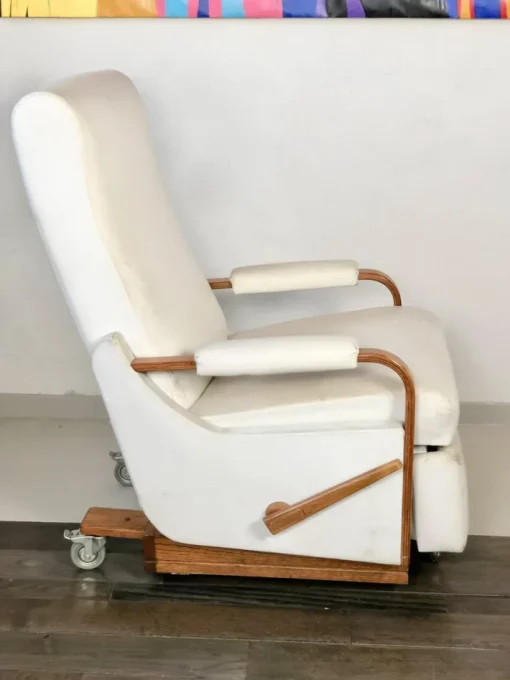 Pamono Italian White Leather La-Z-Boy Rocking Armchair by Pizzetti Roma, 1960s New