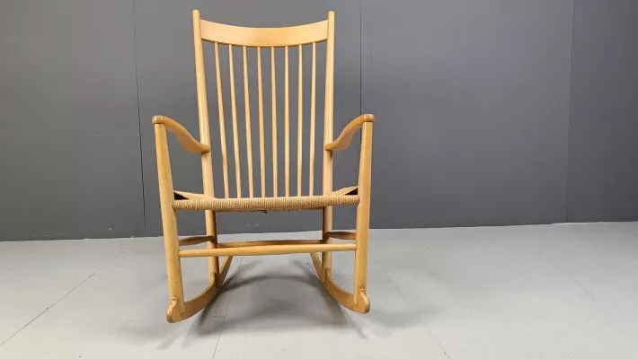 Pamono J16 Rocking Chair by Hans Wegner for FDB Mobler, 1960s Hot