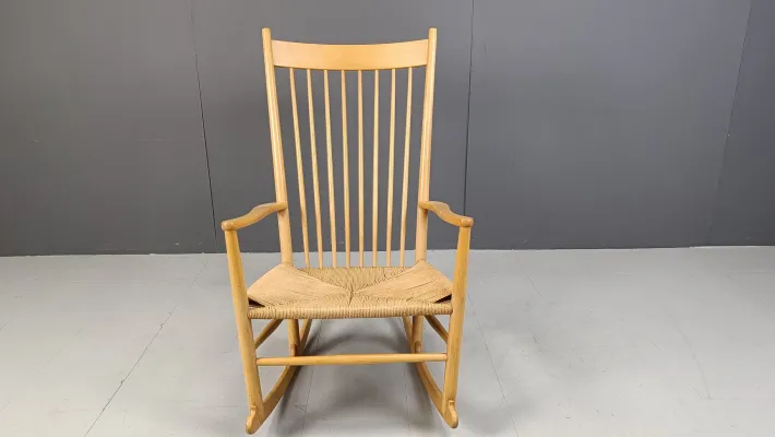 Pamono J16 Rocking Chair by Hans Wegner for FDB Mobler, 1960s Hot