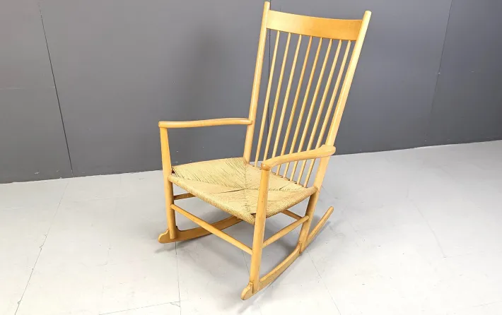 Pamono J16 Rocking Chair by Hans Wegner for FDB Mobler, 1960s Hot