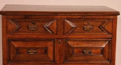 Pamono Jacobean Chest of Drawers in Oak and Walnut, 17th Century Discount