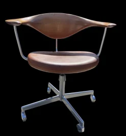 Pamono JH 502 Swivel Chair by Hans Wegner for Johannes Hansen Outlet