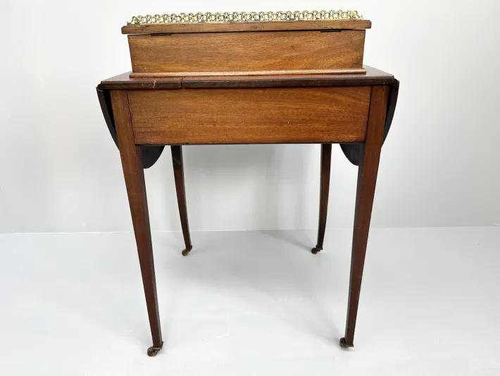 Pamono Kidney-Shaped Mahogany Desk, 19th Century Hot