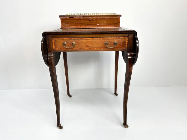 Pamono Kidney-Shaped Mahogany Desk, 19th Century Hot