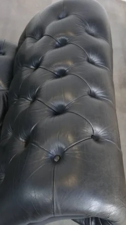 Pamono Large Black Chesterfield Daybed in Cowhide Best