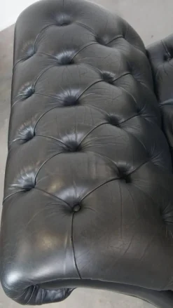 Pamono Large Black Chesterfield Daybed in Cowhide Best