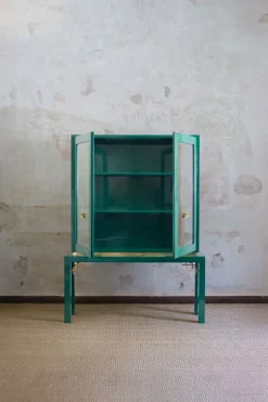 Pamono Large Display Cabinet in Green Lacquered Wood with Brass Details, 1980s Outlet