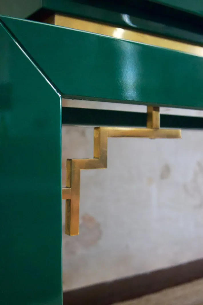 Pamono Large Display Cabinet in Green Lacquered Wood with Brass Details, 1980s Outlet