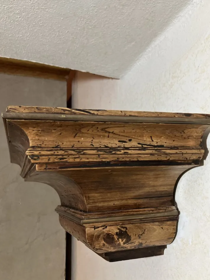 Pamono Large English Carved Oak Wall Brackets with Brass Mounts, Set of 2 New