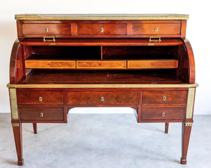 Pamono Large French Mahogany Cylinder Bureau New