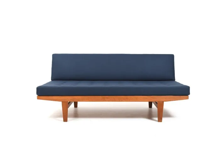 Pamono Large H9 Daybed by Poul Volther for FDB, 1960s Hot