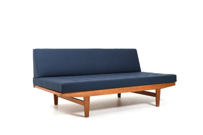 Pamono Large H9 Daybed by Poul Volther for FDB, 1960s Hot