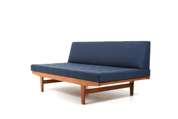 Pamono Large H9 Daybed by Poul Volther for FDB, 1960s Hot