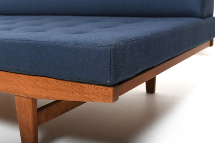 Pamono Large H9 Daybed by Poul Volther for FDB, 1960s Hot