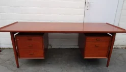 Pamono Large Model 207 Desk in Teak by Arne Vodder for Sibast, 1950s Sale