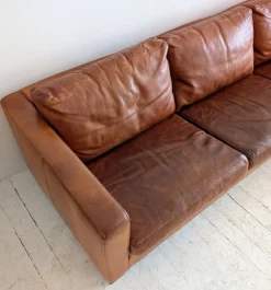 Pamono Large Vintage Italian Cognac Leather Low Slung Sofa from Molinari, 1980s