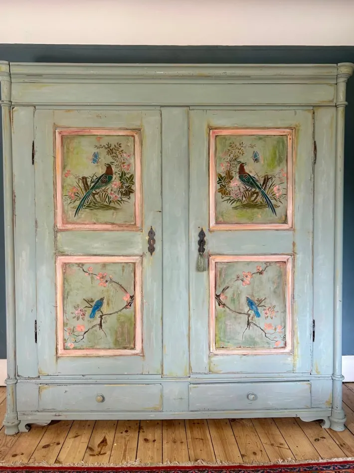 Pamono Large Vintage Painted Pine Double Wardrobe with Inlaid Chinoiserie, 1890s Outlet