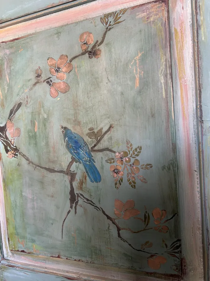 Pamono Large Vintage Painted Pine Double Wardrobe with Inlaid Chinoiserie, 1890s Outlet