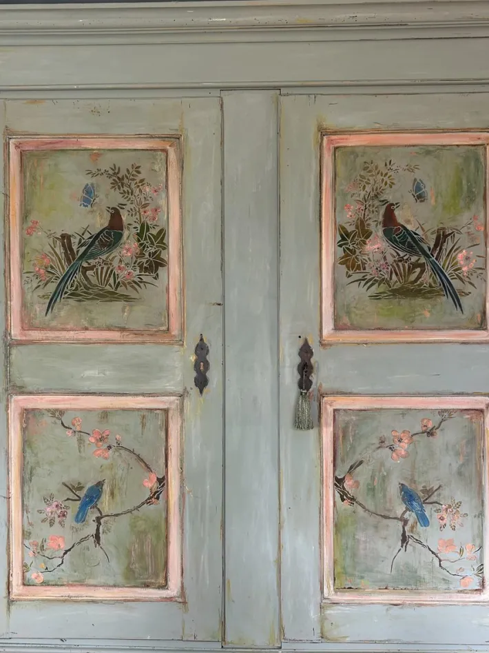 Pamono Large Vintage Painted Pine Double Wardrobe with Inlaid Chinoiserie, 1890s Outlet
