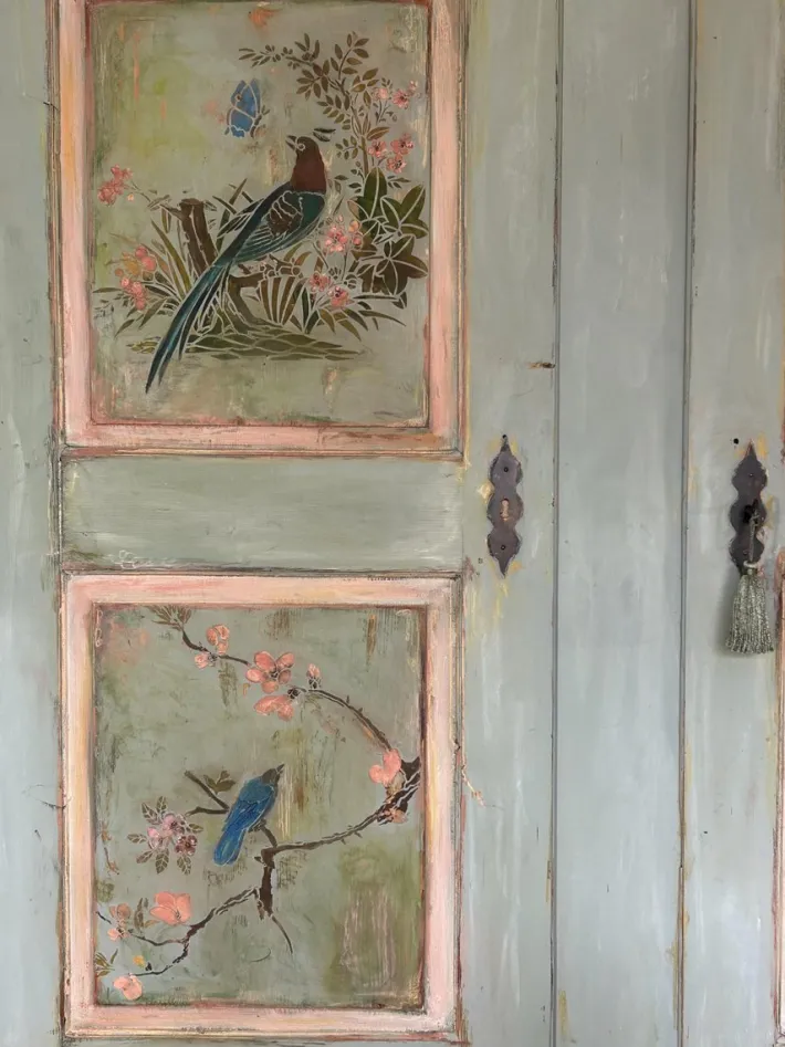Pamono Large Vintage Painted Pine Double Wardrobe with Inlaid Chinoiserie, 1890s Outlet