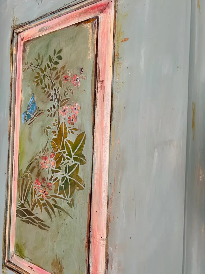 Pamono Large Vintage Painted Pine Double Wardrobe with Inlaid Chinoiserie, 1890s Outlet
