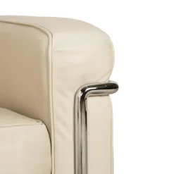 Pamono LC 2 2-Seater Sofa and Lounge Chairs in Cream Leather by Le Corbusier for Cassina, Set of 3 Outlet