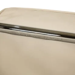 Pamono LC 2 2-Seater Sofa and Lounge Chairs in Cream Leather by Le Corbusier for Cassina, Set of 3 Outlet