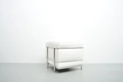 Pamono LC2 Armchair by Le Corbusier, Pierre Jeanneret and Charlotte Perriand for Cassina Discount