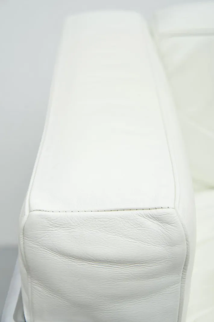 Pamono LC2 Armchair by Le Corbusier, Pierre Jeanneret and Charlotte Perriand for Cassina Discount
