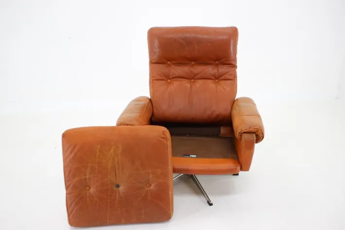 Pamono Leather Swivel Armchair from Niili Stopmobbler, Dermark, 1970s New