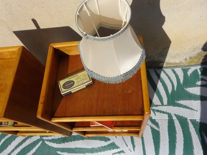 Pamono Light Wood Bedside Tables with Top Edges, 1990s, Set of 2 Discount