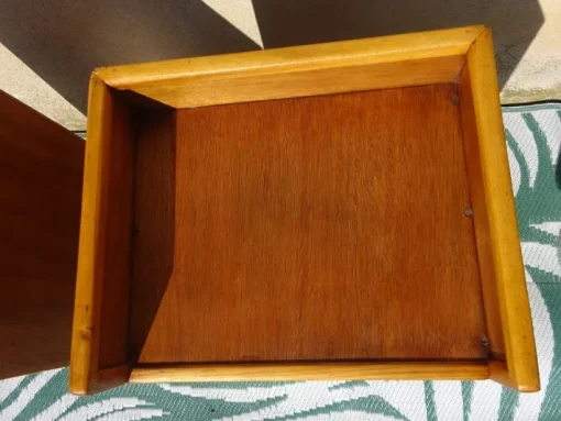 Pamono Light Wood Bedside Tables with Top Edges, 1990s, Set of 2 Discount