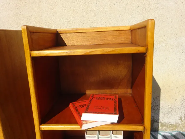 Pamono Light Wood Bedside Tables with Top Edges, 1990s, Set of 2 Discount