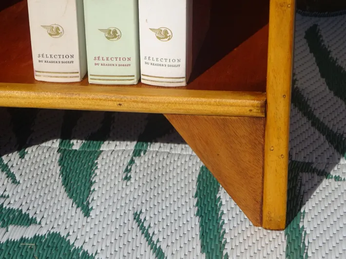 Pamono Light Wood Bedside Tables with Top Edges, 1990s, Set of 2 Discount