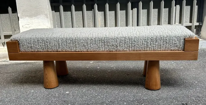 Pamono Light Wood Bench with Conical Legs and Grey Bouclé Fabric Sides, 2000s Outlet