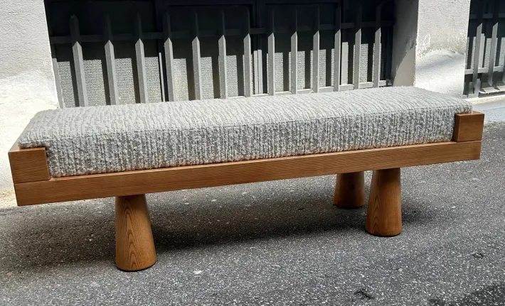 Pamono Light Wood Bench with Conical Legs and Grey Bouclé Fabric Sides, 2000s Outlet