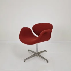 Pamono Little Tulip Armchair with Cross Base by Pierre Paulin for Artifort, 1970s Online