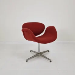 Pamono Little Tulip Armchair with Cross Base by Pierre Paulin for Artifort, 1970s Online