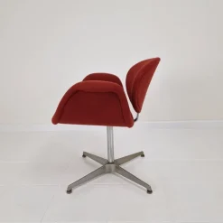 Pamono Little Tulip Armchair with Cross Base by Pierre Paulin for Artifort, 1970s Online