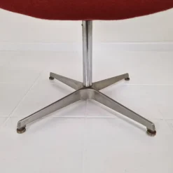 Pamono Little Tulip Armchair with Cross Base by Pierre Paulin for Artifort, 1970s Online