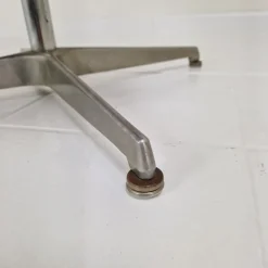 Pamono Little Tulip Armchair with Cross Base by Pierre Paulin for Artifort, 1970s Online