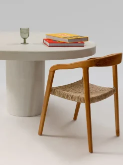 Pamono Lorā Mortex Table from PLATŌ Online