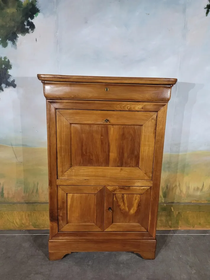 Pamono Louis Philippe Cherrywood Secretary New