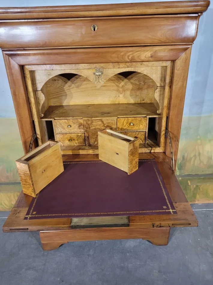 Pamono Louis Philippe Cherrywood Secretary New