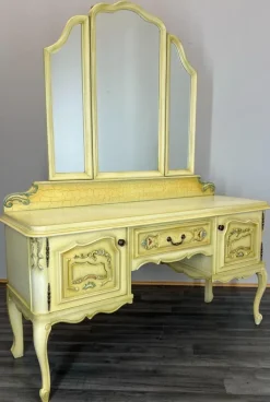 Pamono Louis XVI French Carved Dressing Table Outlet