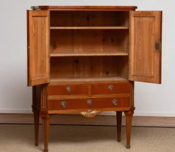 Pamono Louis XVI French Mahogany Veneer Cabinet with Brass Inlays, 1790s