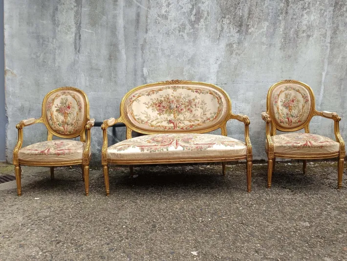 Pamono Louis XVI Gilded Wood Medallion Lounge Set, 1890s, Set of 5 Hot