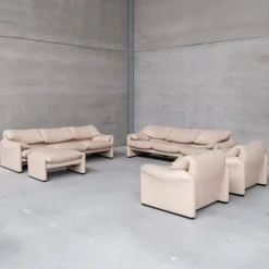 Pamono Maralunga Sofas and Armchairs by Vico Magisretti for Cassina, 1990s, Set of 5 Hot