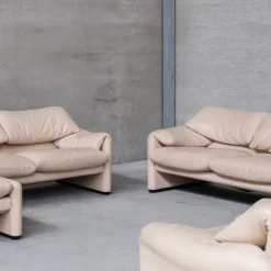 Pamono Maralunga Sofas and Armchairs by Vico Magisretti for Cassina, 1990s, Set of 5 Hot